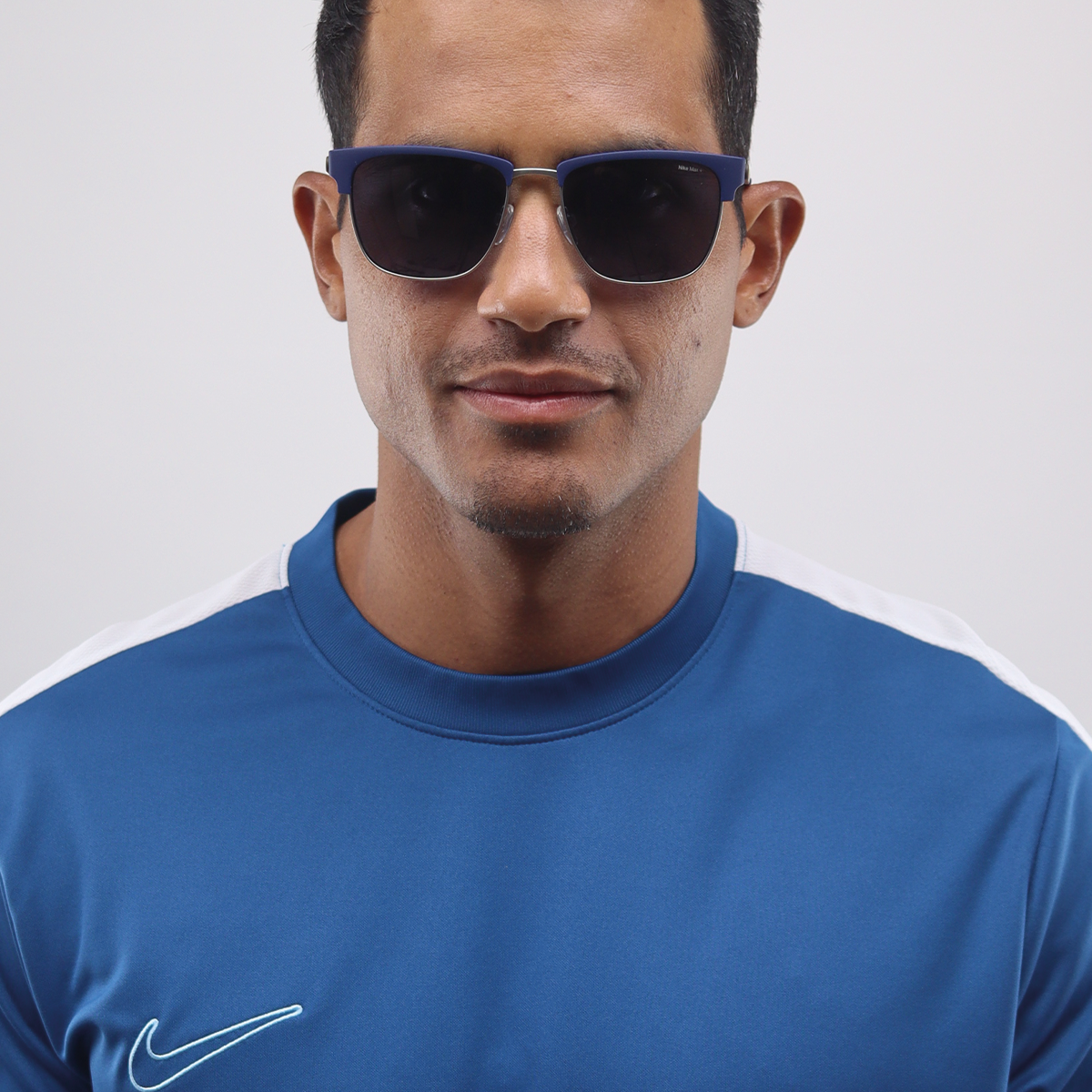 Óculos de Sol Nike Essence Groove IF1092X Matte Blue Void / Blue