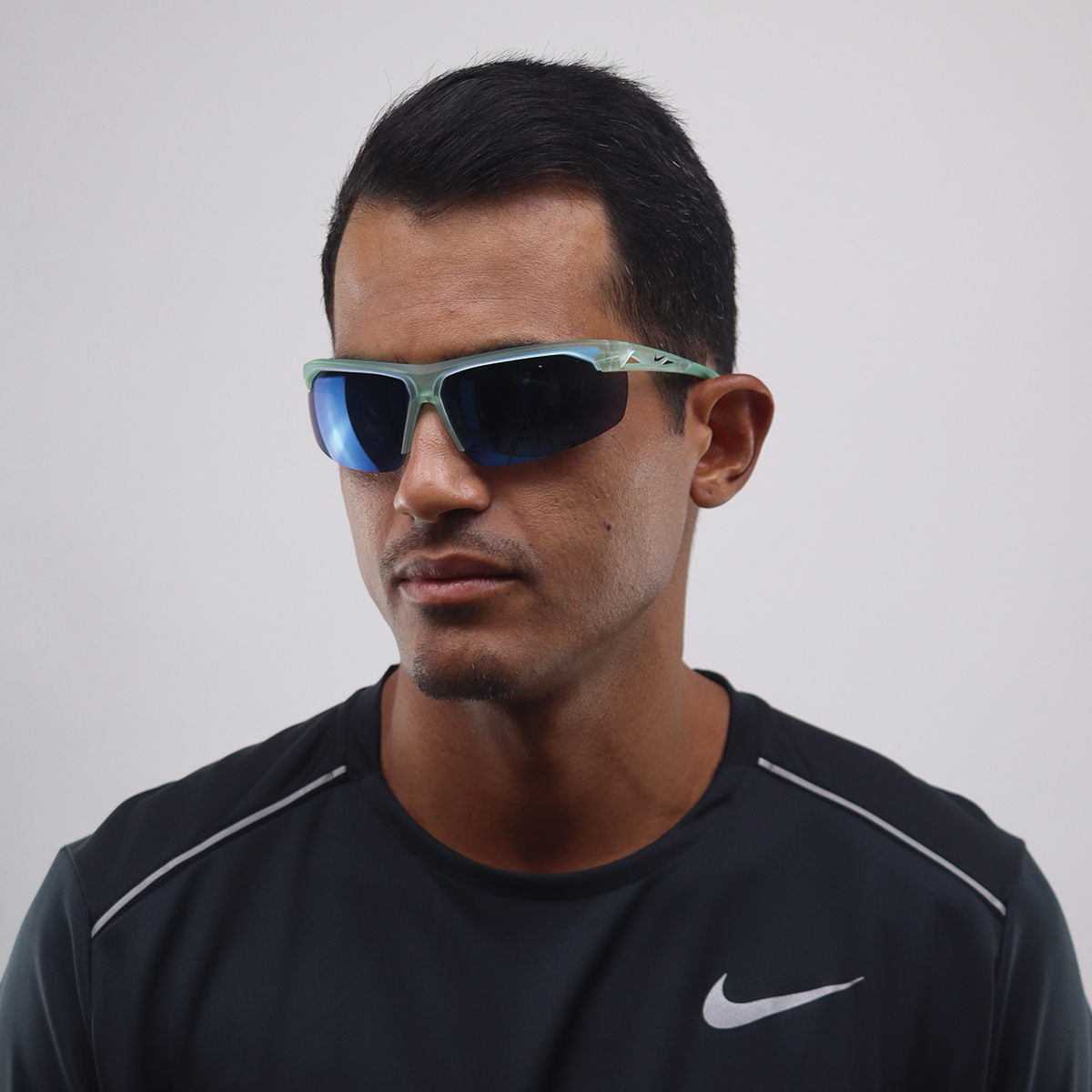 Óculos de Sol Nike Windtrack FV2398 Matte Jade Ice/Milky Blue Mirror
