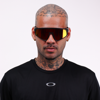 Óculos de Sol Oakley Latch Panel Matte Black Prizm Ruby