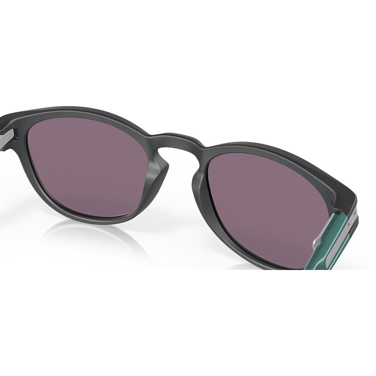 Óculos De Sol Oakley Latch Matte Carbon Prizm Grey