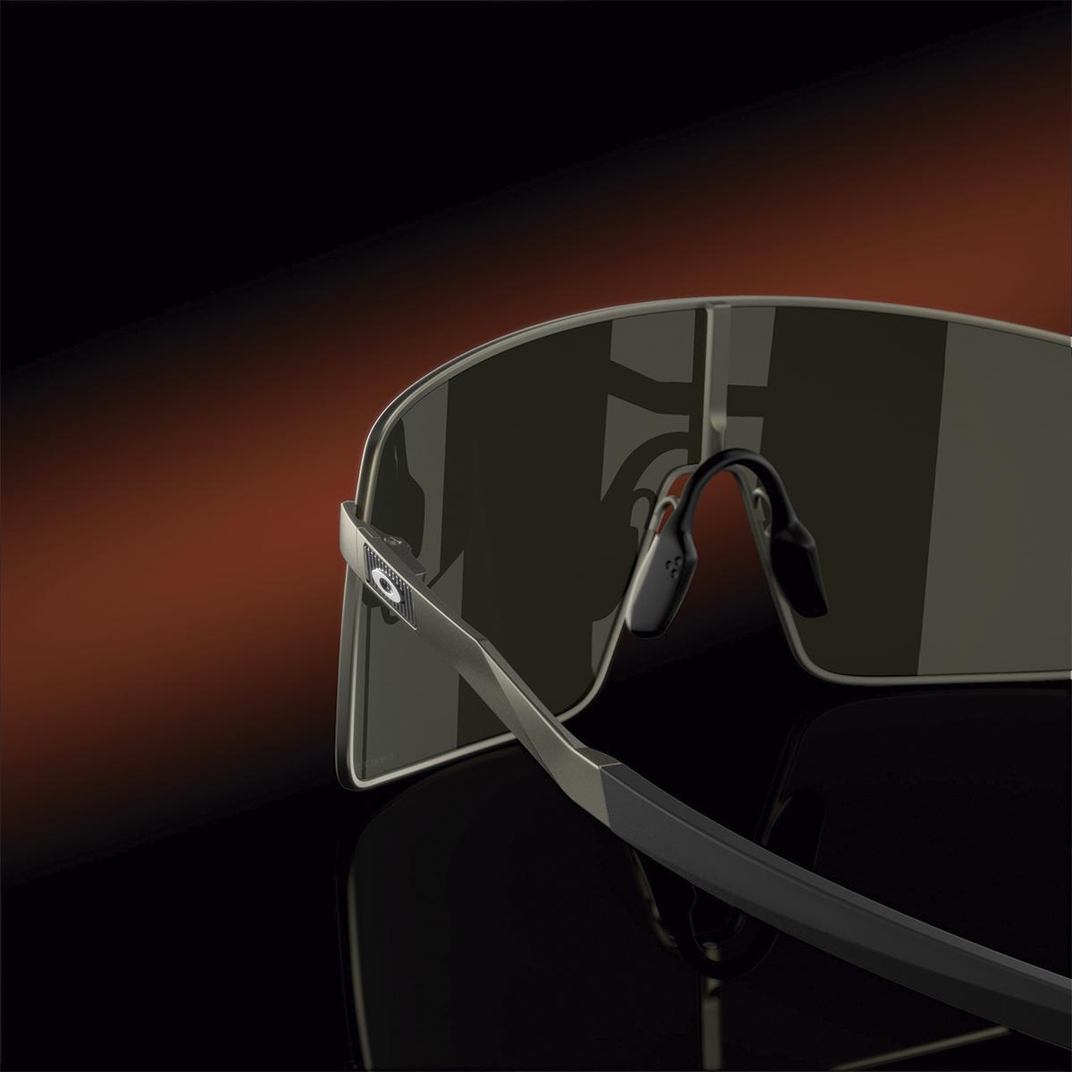 Óculos de Sol Oakley Sutro TI Satin Carbon Prizm Ruby